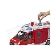 Машинка Bruder Пожарный автомобиль Mercedes с насосом для воды, свет и звук 02680