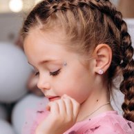Серебряные серьги UmaUmi Котик с лапкой, серебро 925, белые 219559300603