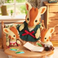 Игровой набор Sylvanian Families Семья Жирафов 5639