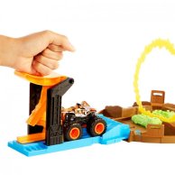 Игровой набор "Трюки в шине" серии "Monster Trucks" Hot Wheels (GVK48)