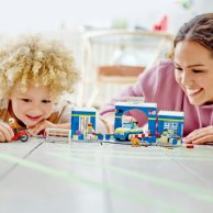Конструктор Lego City Преследование на полицейском участке, 172 детали 60370