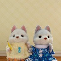 Игровой набор Sylvanian Families Малыши Хаски на велосипеде 5637