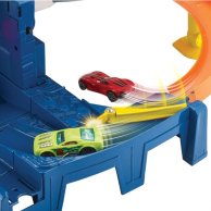 Игровой набор «Гонки на фабрике» Hot Wheels (FDF28)