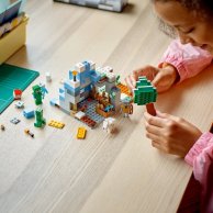 Конструктор Lego Minecraft Оледенелые вершины, 304 детали 21243