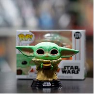 Фигурка Funko Pop! Мандалорец Малыш с чашкой Star Wars The Mandalorian 49933