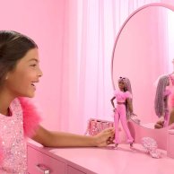 Кукла Mattel Barbiecore Барби модница в костюме с перьями Barbie HYV28
