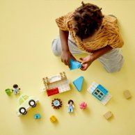 Конструктор Lego Duplo Семейный дом на колесах, 31 деталь 10986