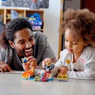 Конструктор LEGO® Minions Миньоны в лаборатории Грю 87 деталей (75546)